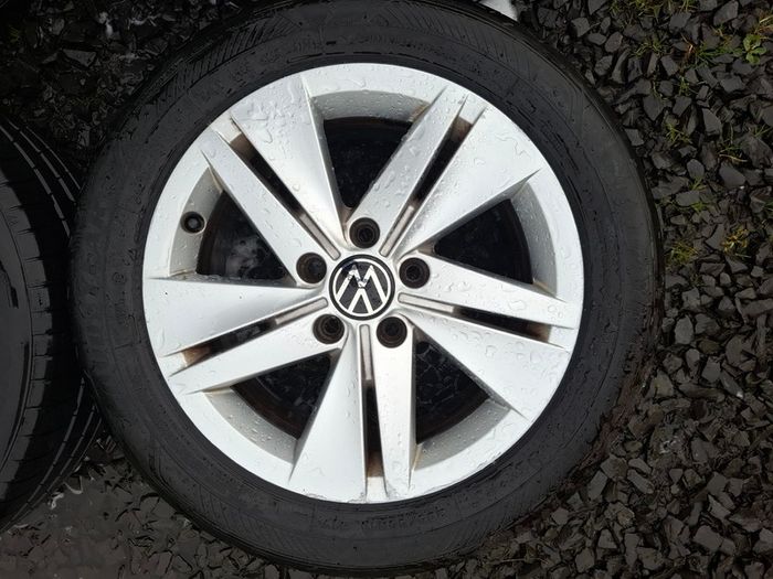 16" Genuine Vw Alloys with tyres