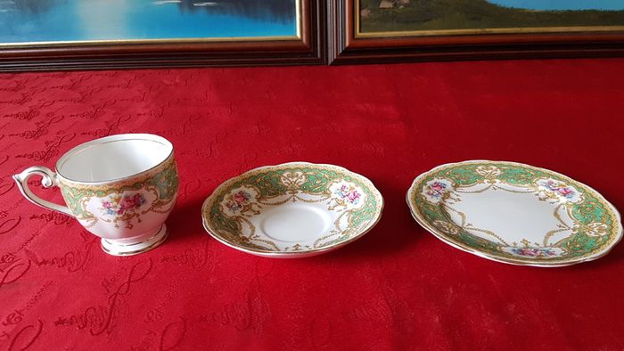 For Collectors Antique Queen Anne Regency Green Fine Bone China Gold Gilt Cabinet Tea Set Trio Made In England