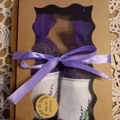 Gift set with lavender sachets