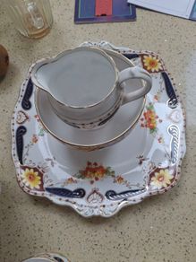 27 piece vintage roslyn china set