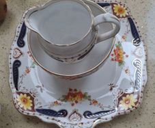 27 piece vintage roslyn china set