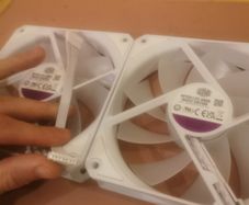 2x 120mm RGB fans