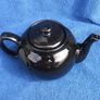 TEAPOT (Price & Kensington) - a classic shaped ceramic teapot with its lid (6 cup capacity). Excellent clean condition throughout. Image 3