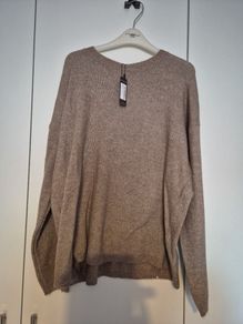 ladies jumper BNWT