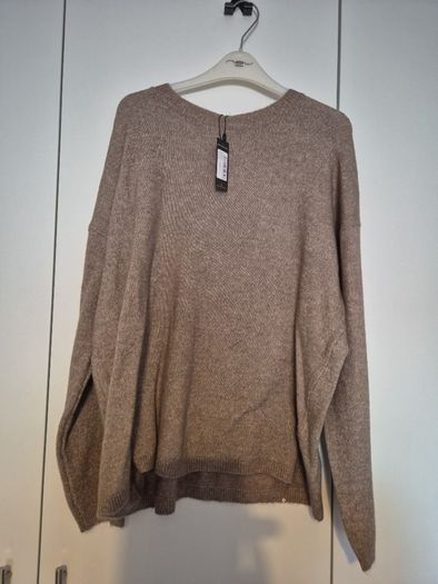 ladies jumper BNWT