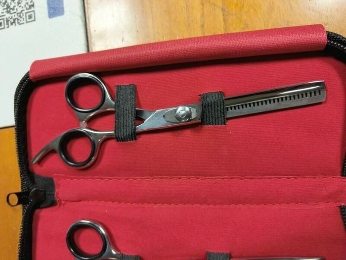 Barber scissors