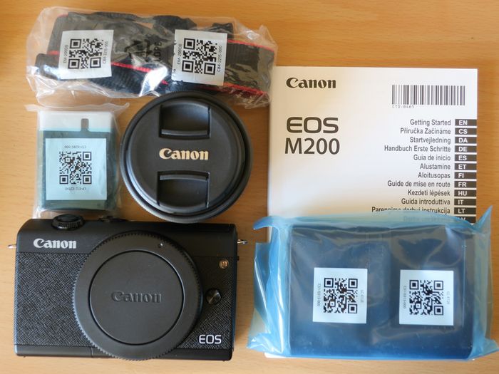Canon EOS M200 + 15-45mm lens, 4K, Eye Autofocus, BRAND NEW!