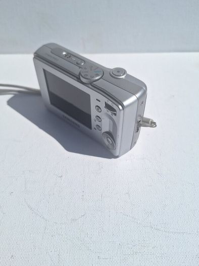 Samsung D75 Digital Camera