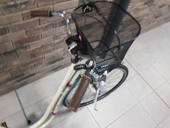 ladies city bike( can deliver)
