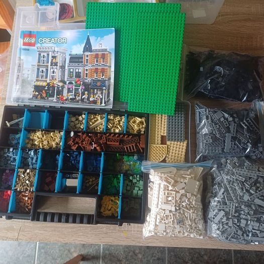 lego 10255 assembly square