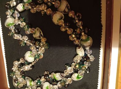 costume jewellery,glass beads necklace