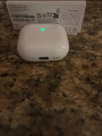 Apple  AirPods Gen 4 ANC