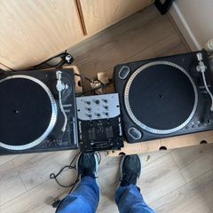 Numark Turntables Tt1625 (2) And Dj  Mixer Numark Tm950