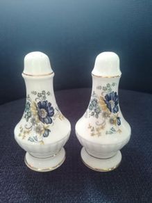 Royal Tara Corn Flower Salt and Pepper Shaker