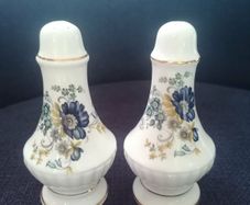 Royal Tara Corn Flower Salt and Pepper Shaker