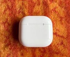Apple AirPods 4