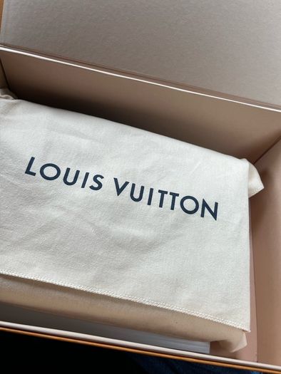 Louis Vuitton Pochette Metis handbag