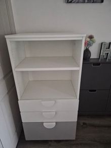 Bookcase with 3 drawers