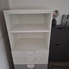Bookcase with 3 drawers