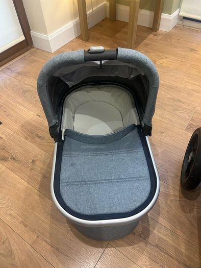 UppaBaby Vista V2 Travel System