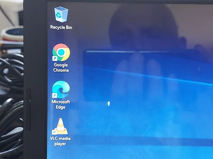 HP 15.6 inch Laptop, Model 15-af092sa, AMD A8-6410 APU with AMD Radeon Graphics, 2.0GHz, 8GB Ram, 1 Terrabyte HDD, Windows 10, Microsoft Edge, Chrome and VLC