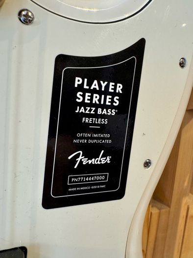 2022 Fender Player Fretless Jazz Bass - AS NEW