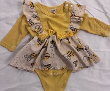 SHEIN Baby Girl 0-1 Month Bee Onesie Outfit