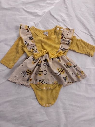 SHEIN Baby Girl 0-1 Month Bee Onesie Outfit