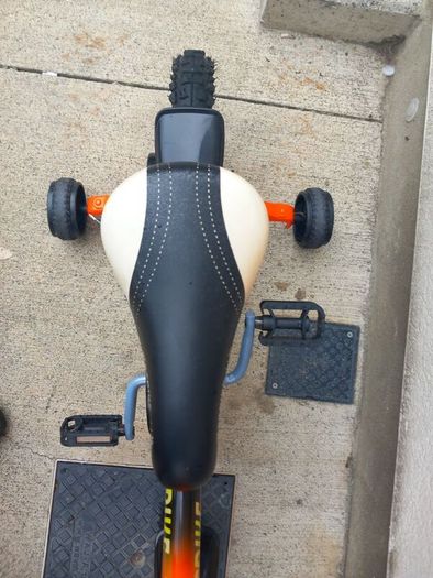Kids strike bike size 14 inch wheels
