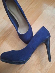 Shoes/M & S Court Shoe .. Size: 3.5 UK .. Colour: Navy