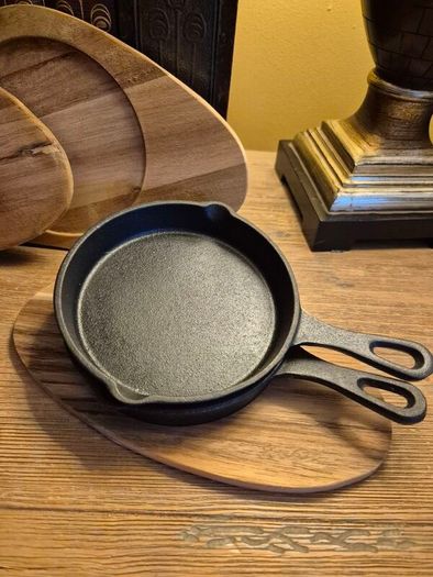Cast Iron Mini Skillet Set with Wooden Serving Boards (Set of 4)