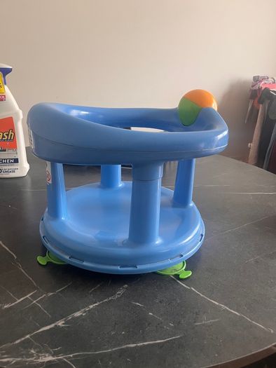 Baby Bath Seat & Wyze Indoor Camera