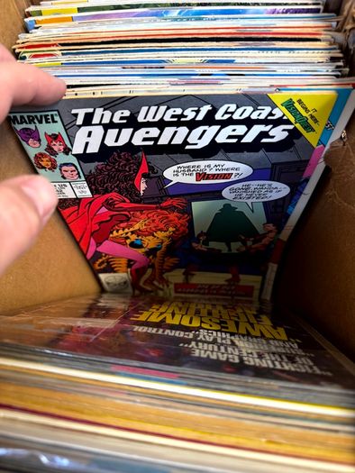 DC, Marvel Long Comic Box w 290 comics for Sale