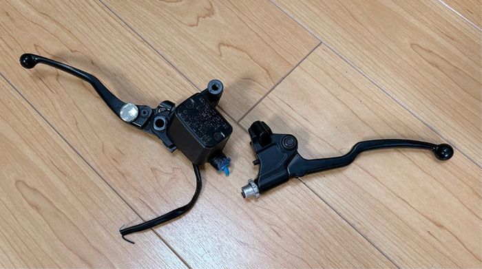 Ducati monster 821 oem levers