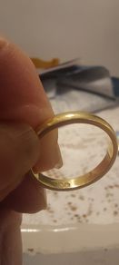 18ct gold wedding band