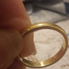 18ct gold wedding band
