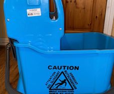 Commercial mop bucket