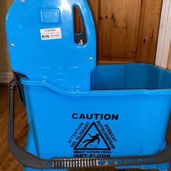 Commercial mop bucket