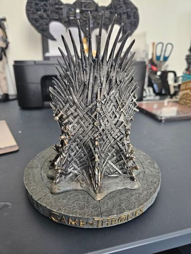 Gentle Giant Game of Thrones 7" Iron Throne replica