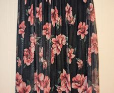 Stunning floral midi skirt from Zuiki