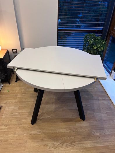 Extendable Dining Table