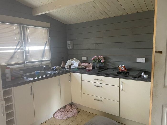 Log cabin