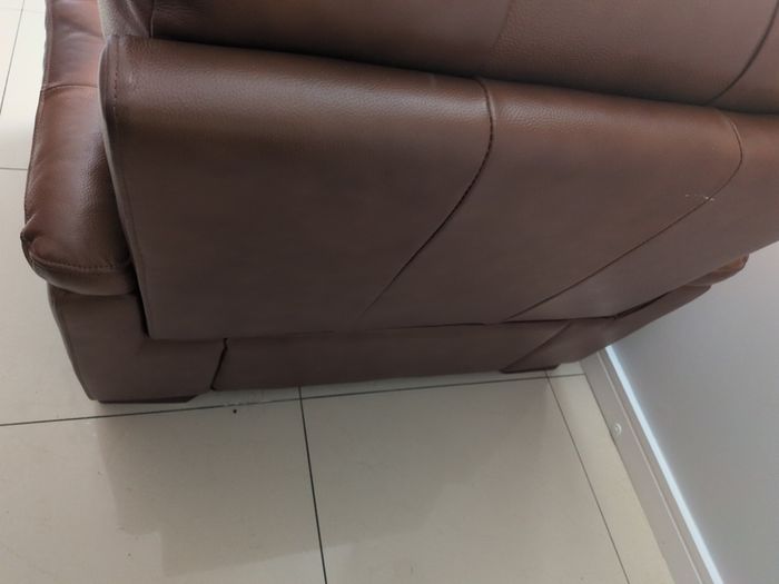 Brown Leather Reclining Chair. (Manual)