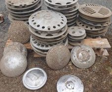 Vintage wheel caps and hub caps