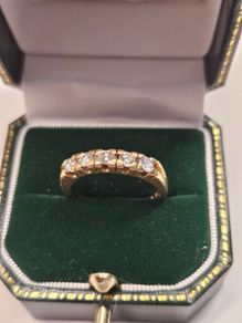 18ct Gold Diamond Ring