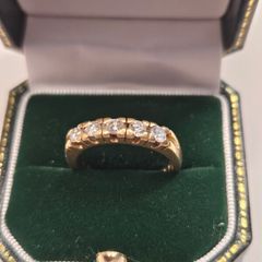 18ct Gold Diamond Ring