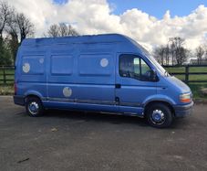 02 horse van
