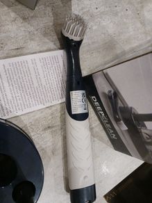 scrubber brush cleans all tight Areas