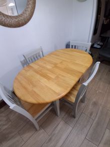 solid Table and chairs