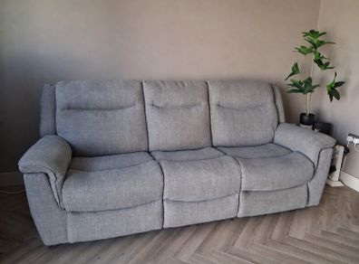 3 seater power recliner sofa